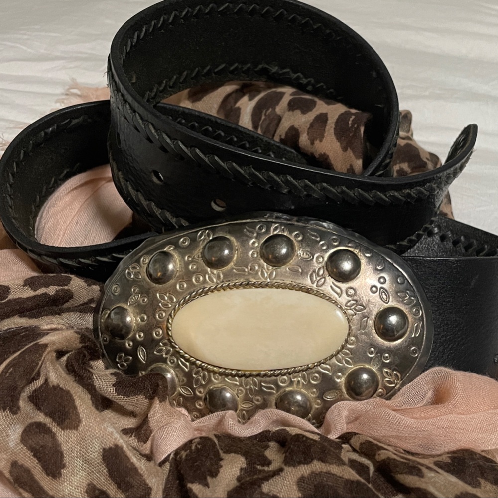 Nine West Black Genuine Leather Belt, made in India.